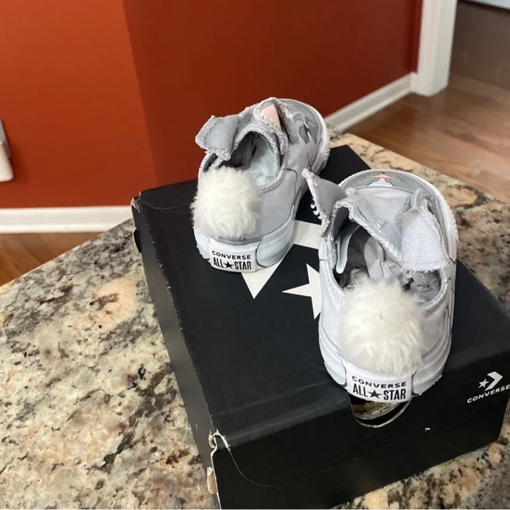 New In Box Converse Chuck Taylor All Star Creatures Rabbit Size 4 - Picture 4 of 9